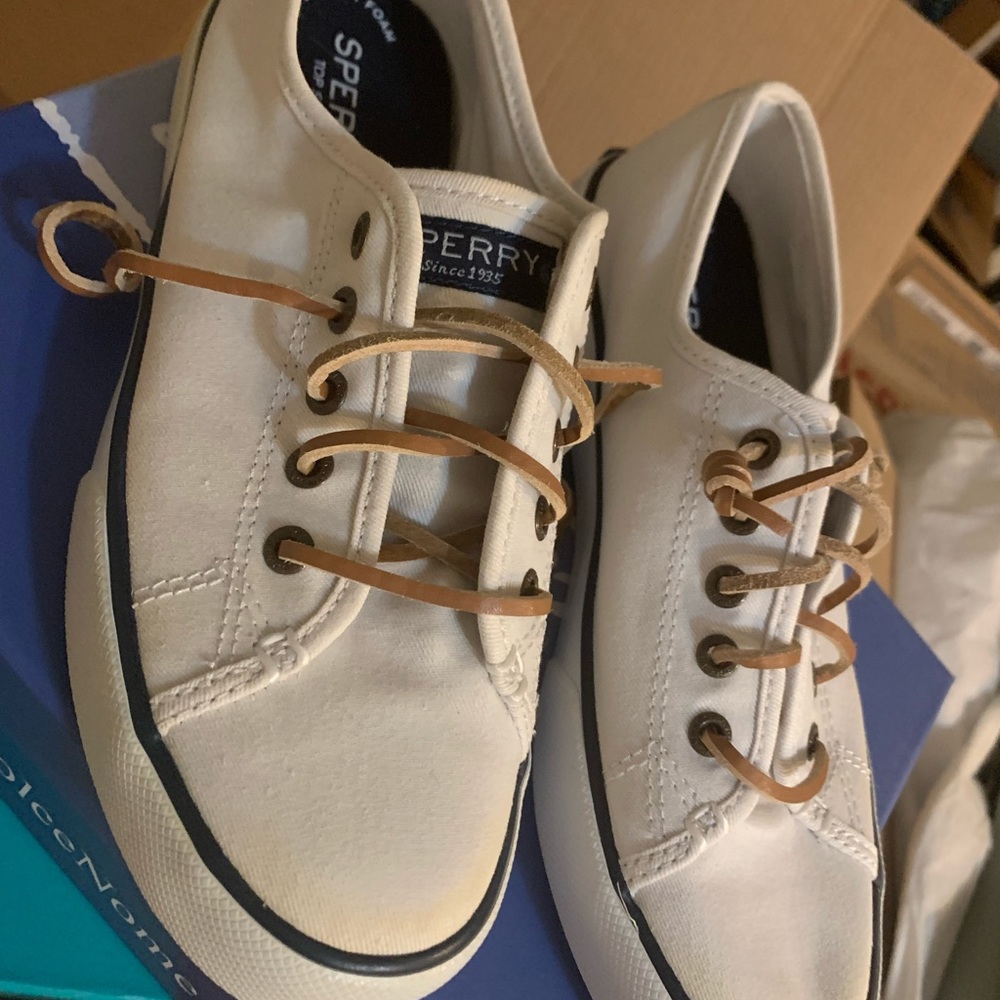 Sperry slightly worn canvas shoes. Size 6.5